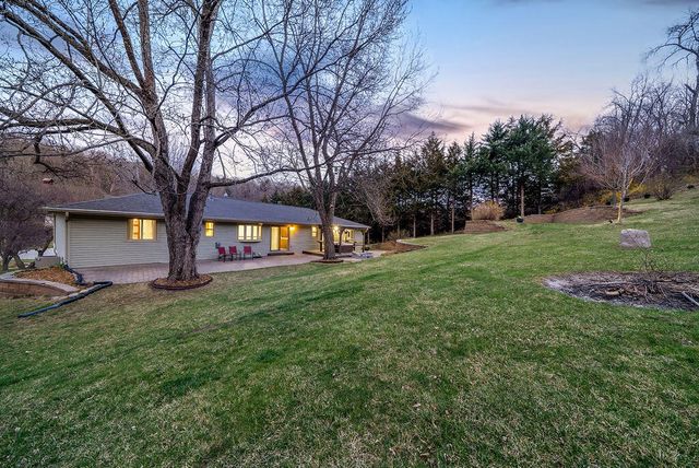 22742 LINDEN Road, Crescent, IA 51526