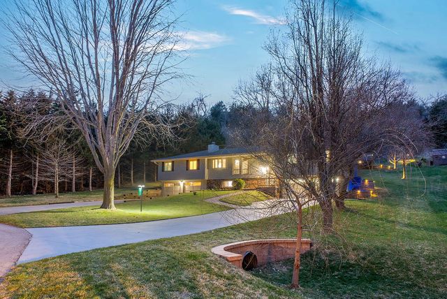 22742 LINDEN Road, Crescent, IA 51526