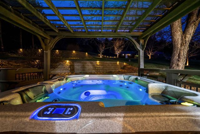 22742 LINDEN Road, Crescent, IA 51526