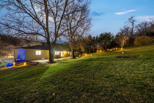 22742 LINDEN Road, Crescent, IA 51526