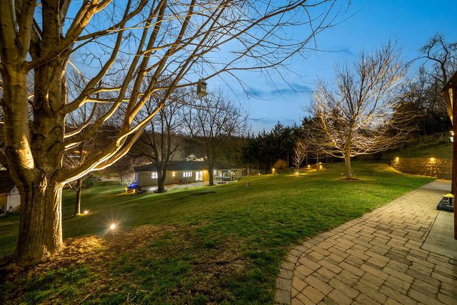 22742 LINDEN Road, Crescent, IA 51526