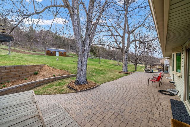 22742 LINDEN Road, Crescent, IA 51526