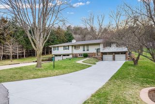 22742 LINDEN Road, Crescent, IA 51526