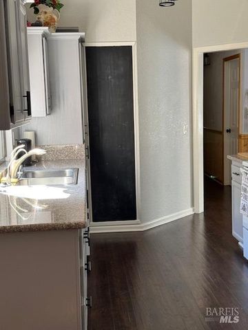 530 Eldridge Ave, Vacaville, CA 95688