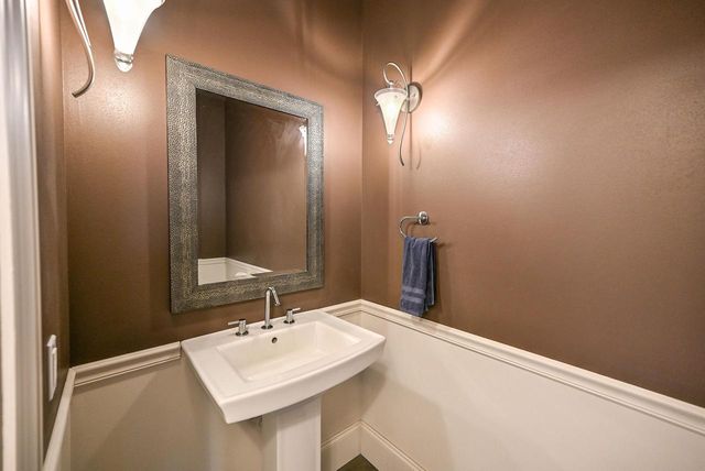 3268 Bay Hill ROAD, Port Washington, WI 53074