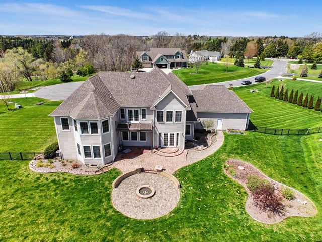 3268 Bay Hill ROAD, Port Washington, WI 53074