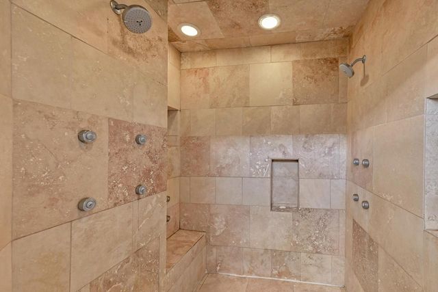 3268 Bay Hill ROAD, Port Washington, WI 53074