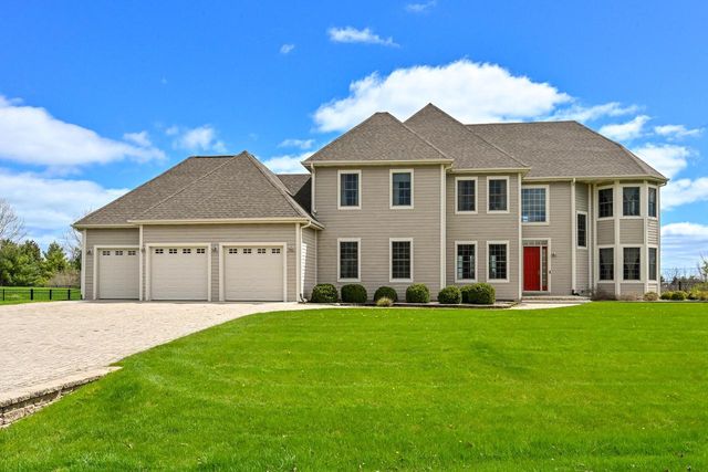 3268 Bay Hill ROAD, Port Washington, WI 53074