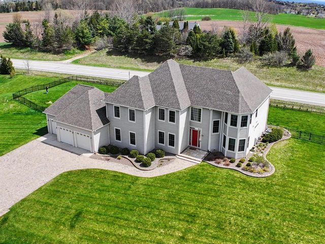 3268 Bay Hill ROAD, Port Washington, WI 53074