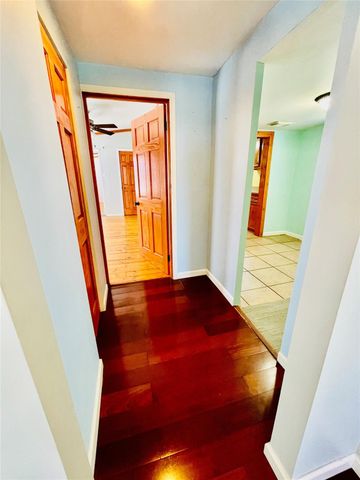 1205 Nadine St, Houston, TX 77009