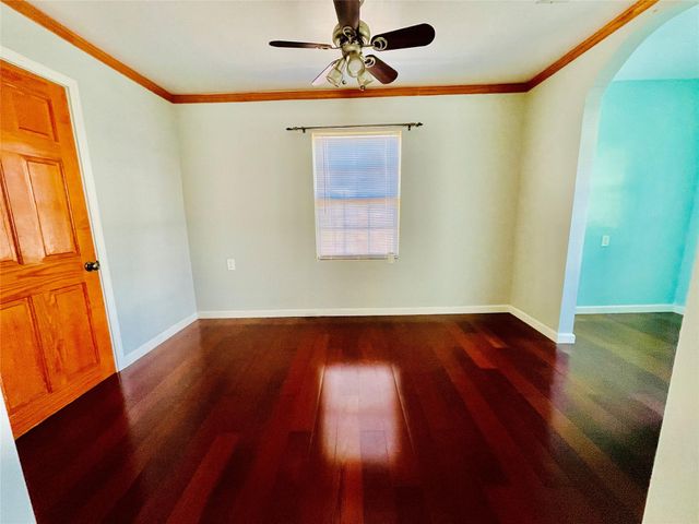 1205 Nadine St, Houston, TX 77009