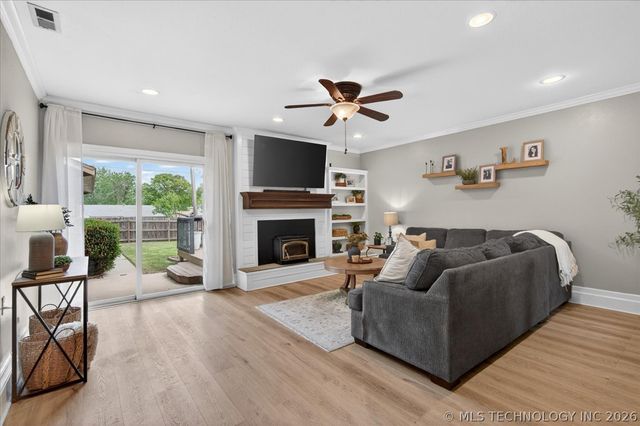 1242 May Lane, Bartlesville, OK 74006