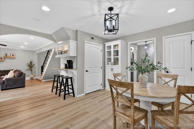 1242 May Lane, Bartlesville, OK 74006