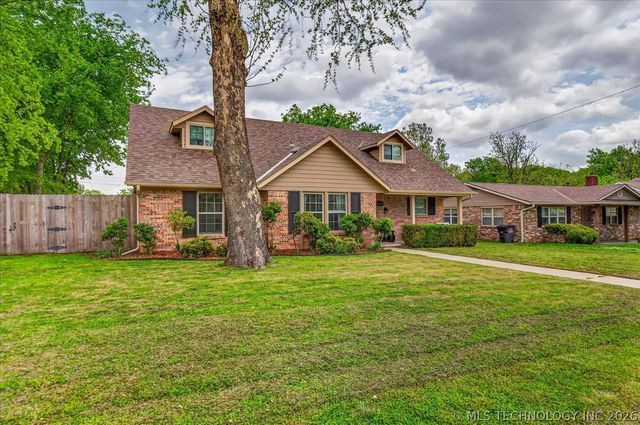 1242 May Lane, Bartlesville, OK 74006