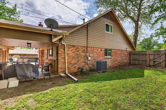 1242 May Lane, Bartlesville, OK 74006
