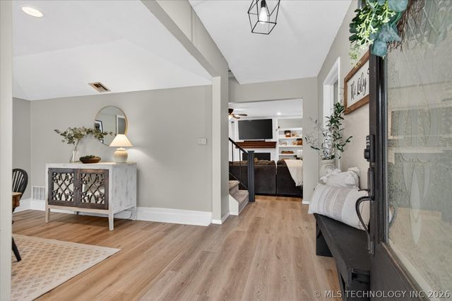 1242 May Lane, Bartlesville, OK 74006
