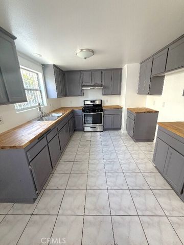 1503 W Adams Boulevard, Los Angeles, CA 90007