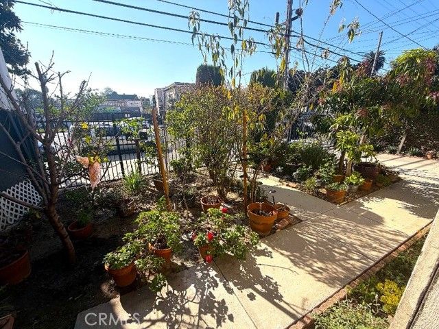 1503 W Adams Boulevard, Los Angeles, CA 90007