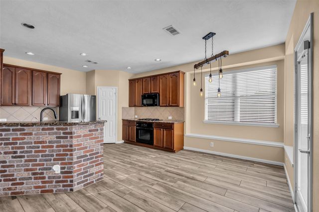 8327 Terra Valley Lane, Tomball, TX 77375