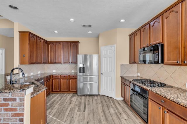 8327 Terra Valley Lane, Tomball, TX 77375