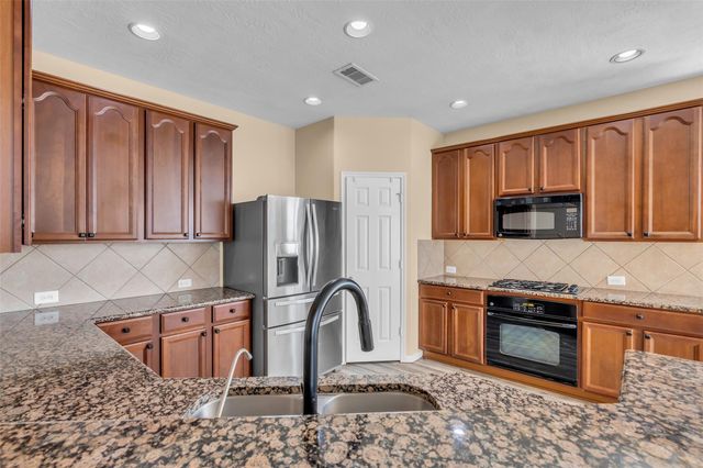 8327 Terra Valley Lane, Tomball, TX 77375