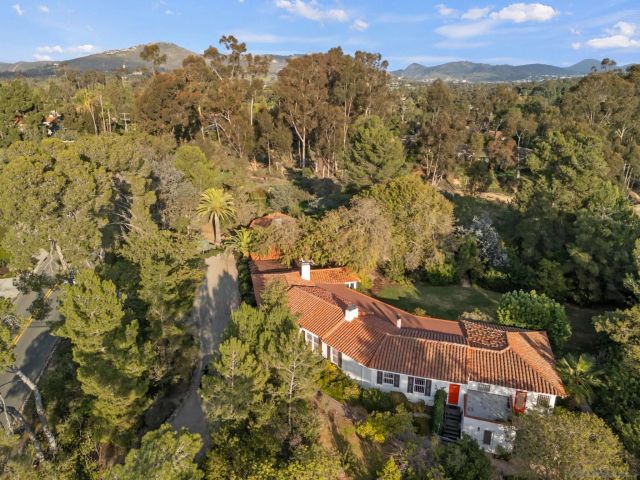 6141 Lago Lindo, Rancho Santa Fe, CA 92067