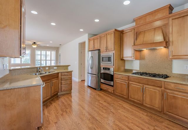 2362 Shadow Berry Dr, Manteca, CA 95336