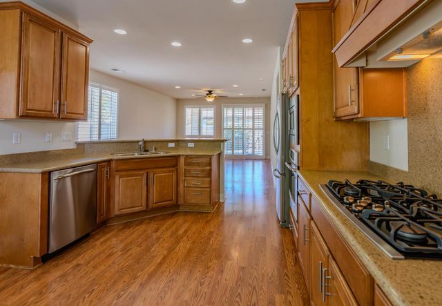2362 Shadow Berry Dr, Manteca, CA 95336