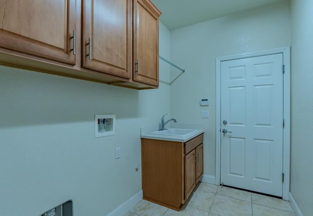 2362 Shadow Berry Dr, Manteca, CA 95336