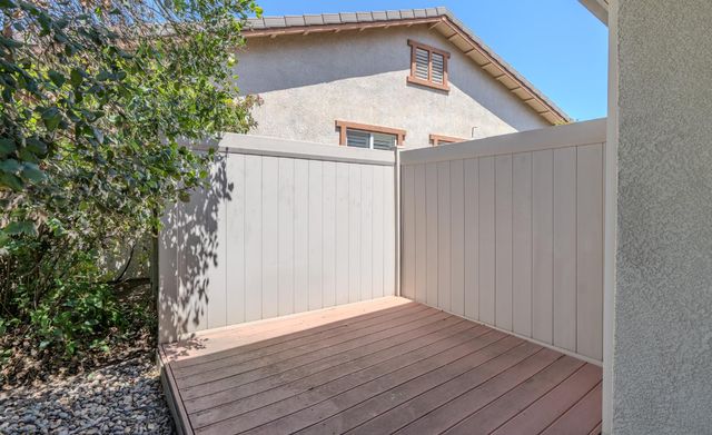 2362 Shadow Berry Dr, Manteca, CA 95336