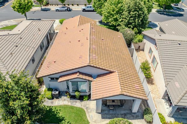 2362 Shadow Berry Dr, Manteca, CA 95336