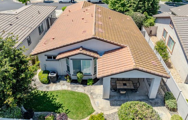 2362 Shadow Berry Dr, Manteca, CA 95336