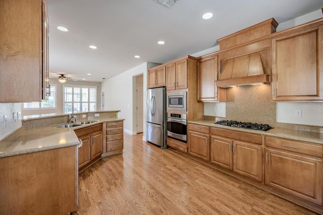 2362 Shadow Berry Dr, Manteca, CA 95336