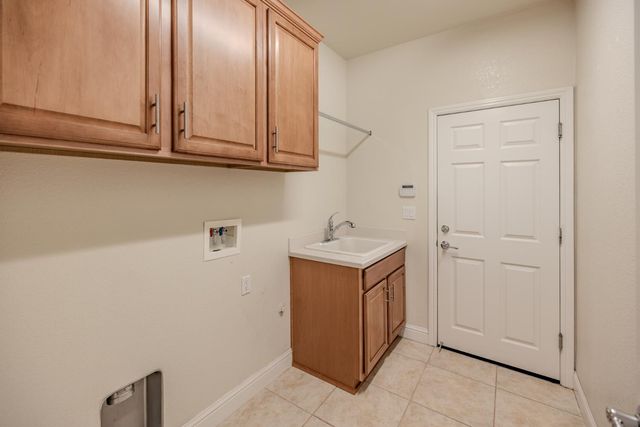 2362 Shadow Berry Dr, Manteca, CA 95336