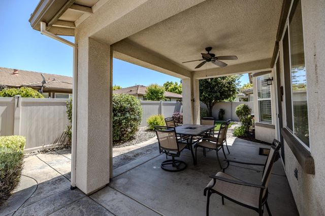 2362 Shadow Berry Dr, Manteca, CA 95336