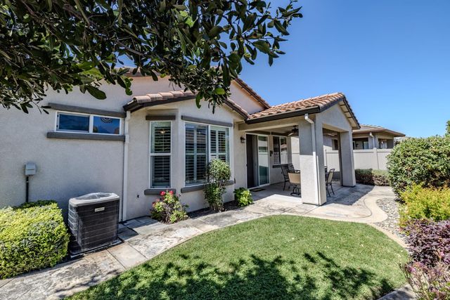 2362 Shadow Berry Dr, Manteca, CA 95336