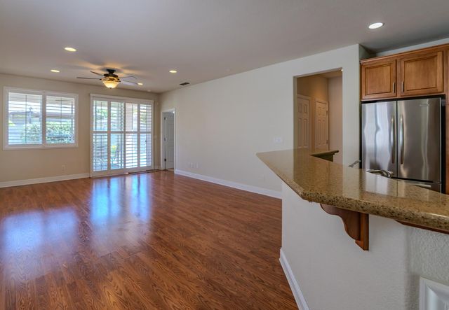 2362 Shadow Berry Dr, Manteca, CA 95336