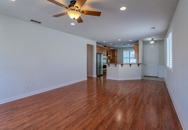 2362 Shadow Berry Dr, Manteca, CA 95336