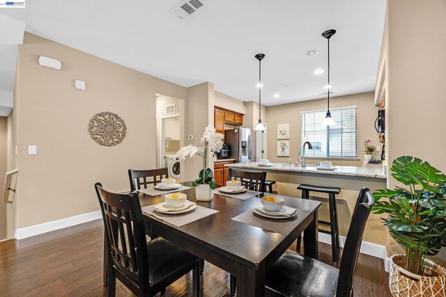 1159 Martin Luther King Dr, Hayward, CA 94541
