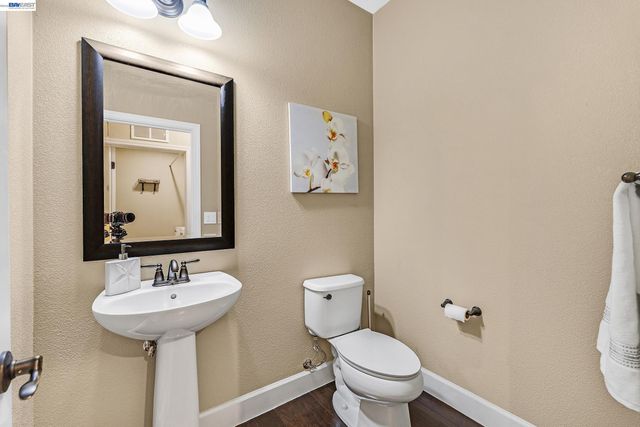 1159 Martin Luther King Dr, Hayward, CA 94541