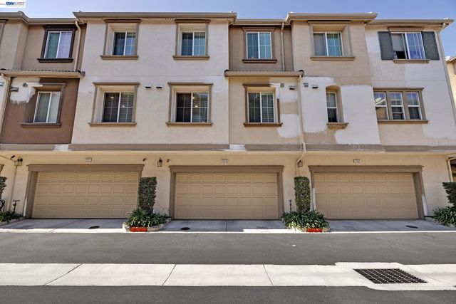 1159 Martin Luther King Dr, Hayward, CA 94541