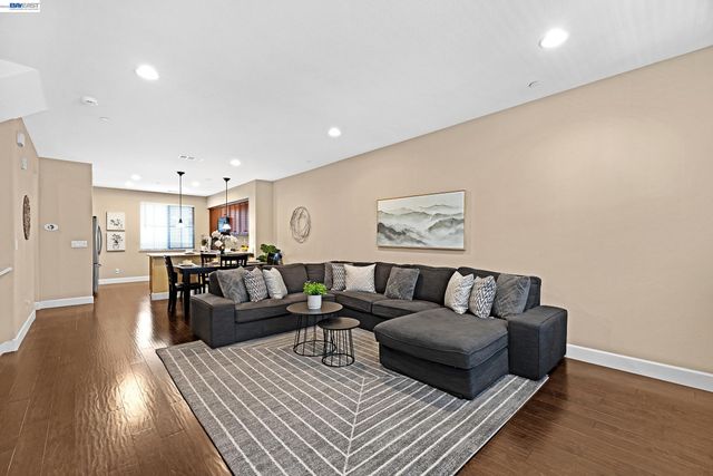 1159 Martin Luther King Dr, Hayward, CA 94541