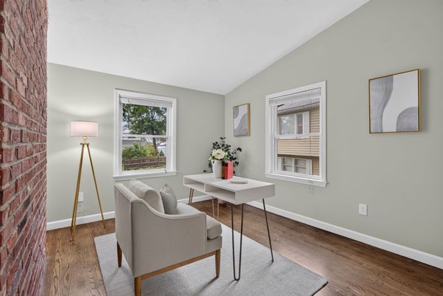 523 Greendale Ave, Needham, MA 02492