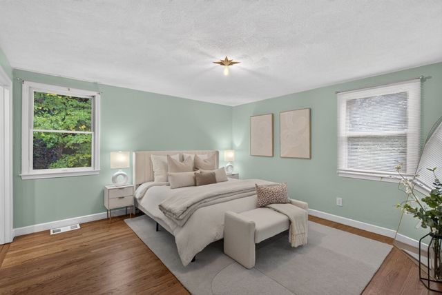 523 Greendale Ave, Needham, MA 02492