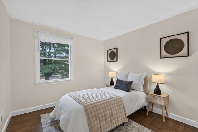 523 Greendale Ave, Needham, MA 02492