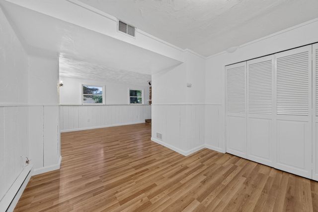 523 Greendale Ave, Needham, MA 02492