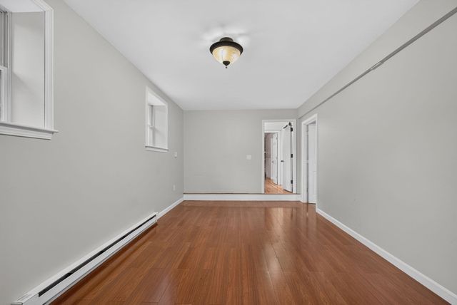 523 Greendale Ave, Needham, MA 02492