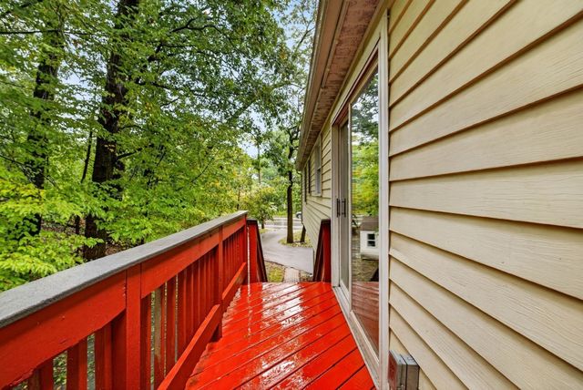 523 Greendale Ave, Needham, MA 02492