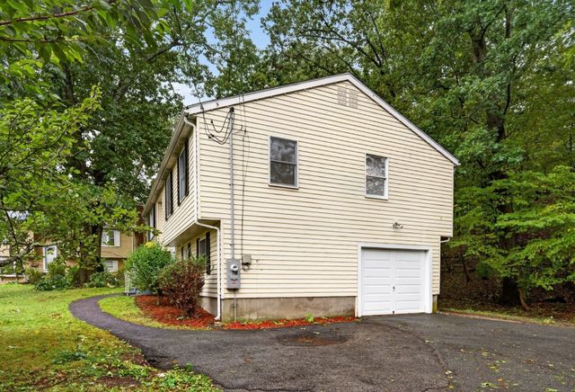 523 Greendale Ave, Needham, MA 02492