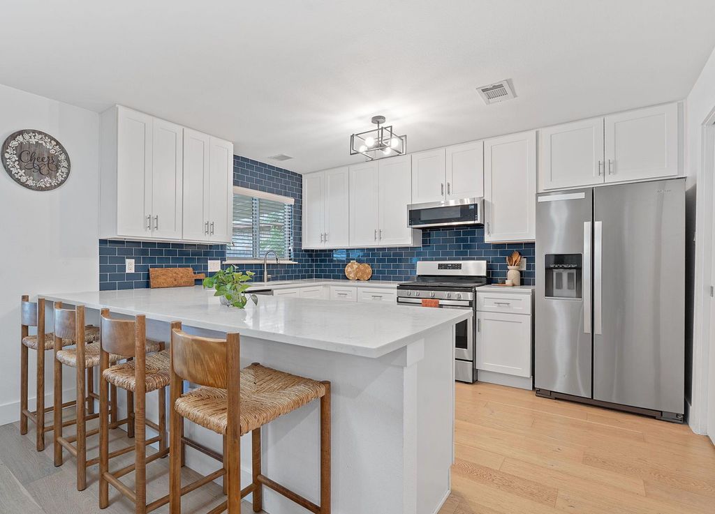 6008 Smith Oak TRL, Austin, TX 78749